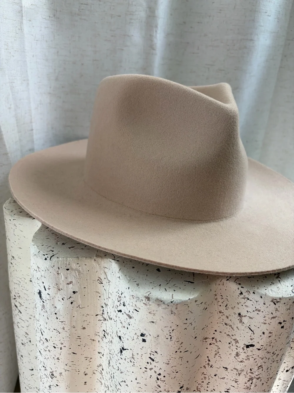 Gigi Pip Cream 3